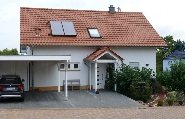 Neubau modernes Wohnhaus Bad Kreuznach Bosenheim mit Carport von ARCHITEKT ernst meyer aus Bad Kreuznach Bosenheim